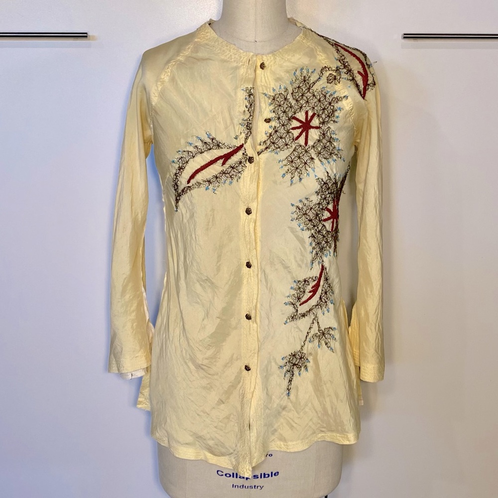NWOT MAI LAM Vietnamese Yellow Silk Embroidery Blouse - size S